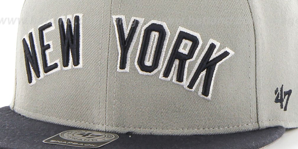 Side Script Hat New York Yankees SCRIPT-SIDE SNAPBACK Grey-Navy Hat