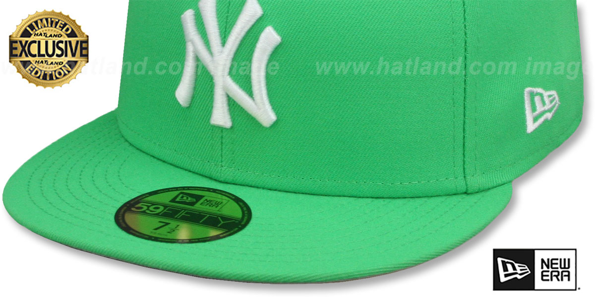 New York Yankees TEAMBASIC Island GreenWhite Fitted Hat