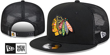 Blackhawks TEAM-BASIC TRUCKER SNAPBACK Black Hat by New Era