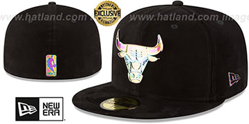 Bulls SUEDED IRIDESCENT METAL-BADGE Black Fitted Hat by New Era