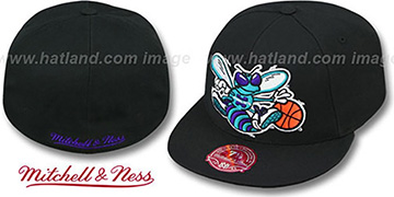 Hornets XL-LOGO BASIC Black Fitted Hat by Mitchell and Ness