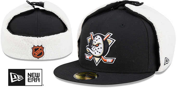 Ducks 'CLASSIC DOGEAR' Black Fitted Hat by New Era
