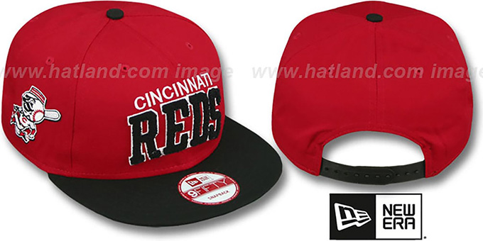 Reds 'CHENILLE-ARCH SNAPBACK' Red-Black Hat by New Era